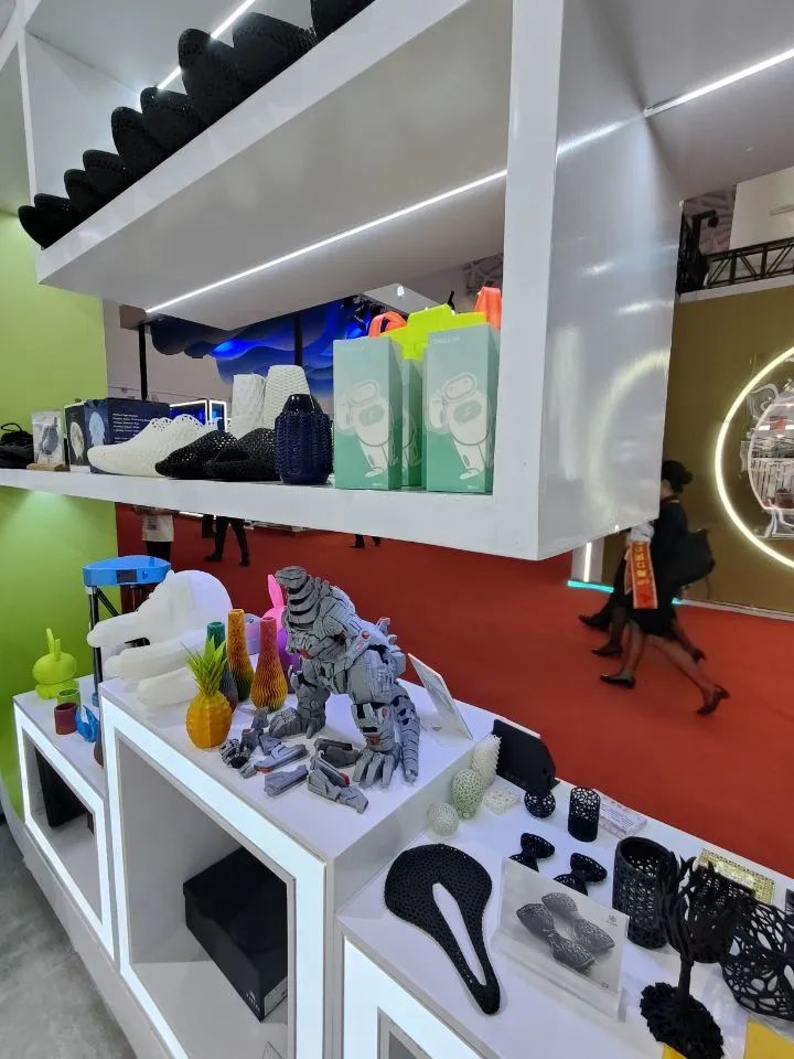 江蘇魅力綻放消博會 15家參展企業各放大招，數字創意引領消費新潮流